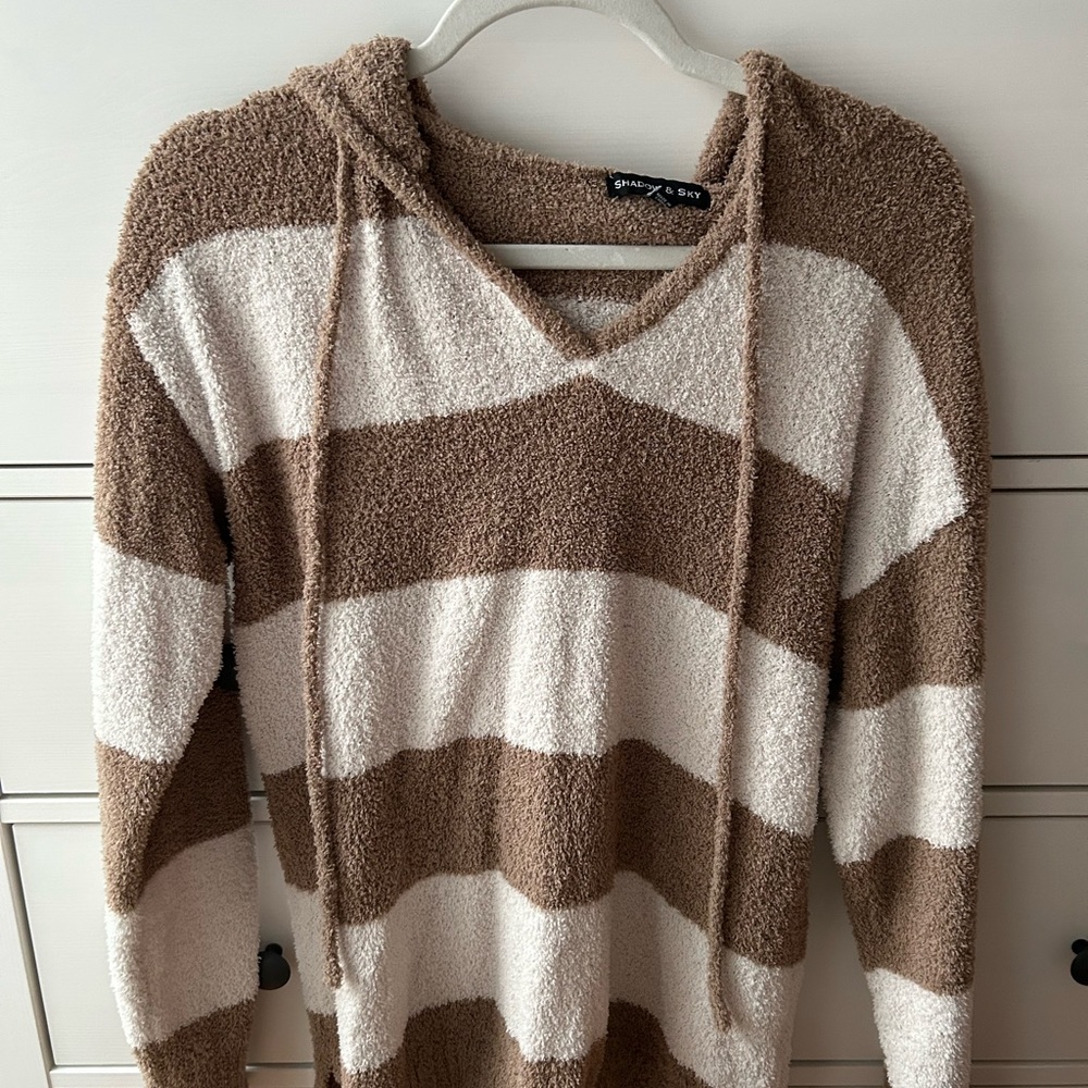 Medium Shadow and Style sweater with hood